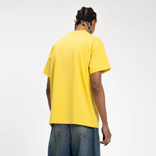 Load image into Gallery viewer, FLANEUR HOMME DISTORTED PRINTEMPS ETE TSHIRT IN YELLOW